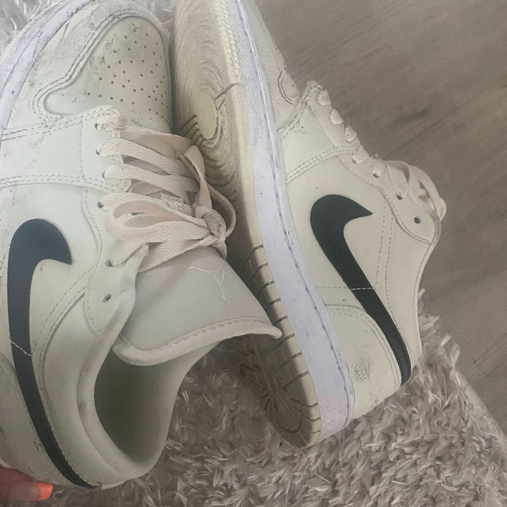 Jordan Womens WMNS Air Jordan 1 Low DC0774 121 Coconut Milk - Size 6W